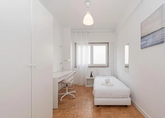 Houze Spacious Near Marques De Pombal Апартаменты Лиссабон